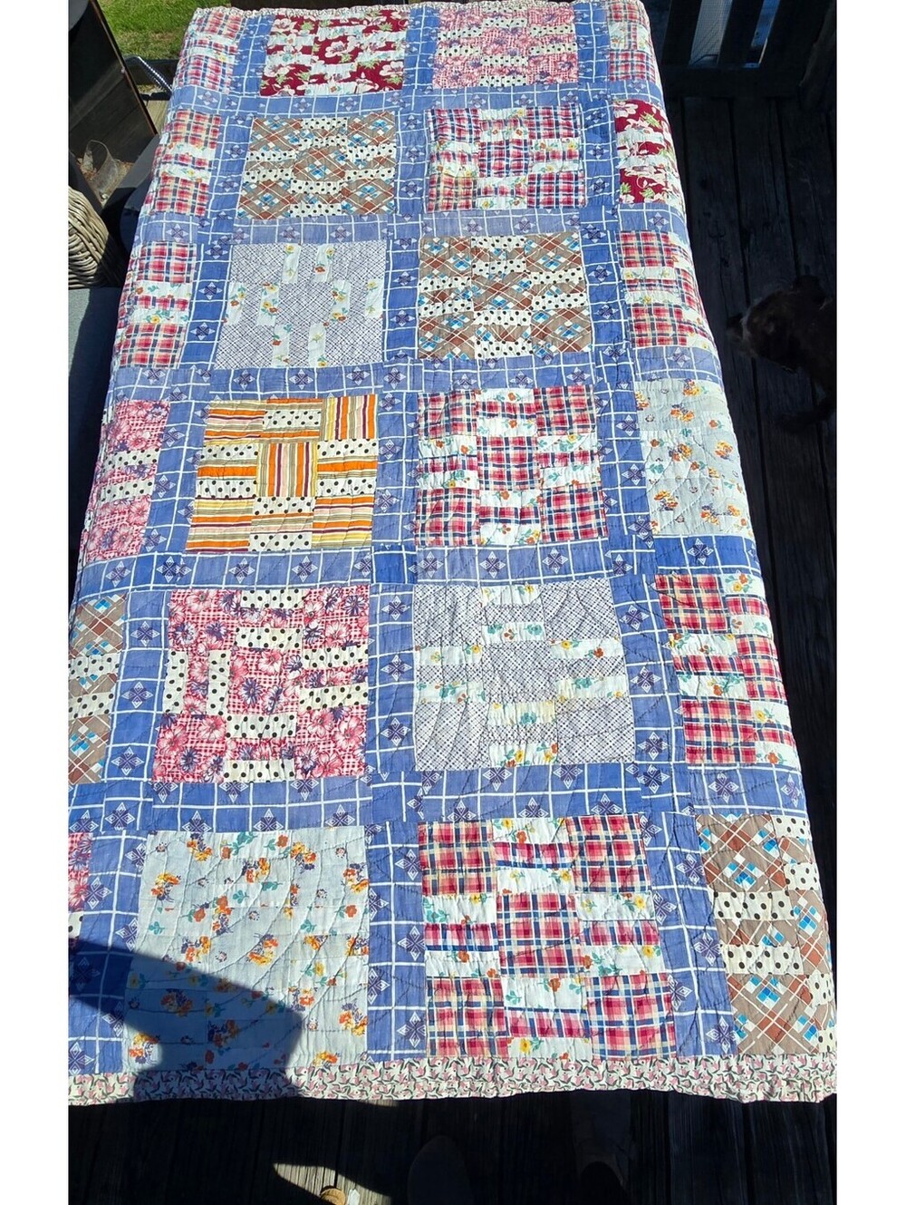 Vintage 1930s Feed Sack Quilt Handmade Courthouse Steps Grandmacore 86x72 Twin